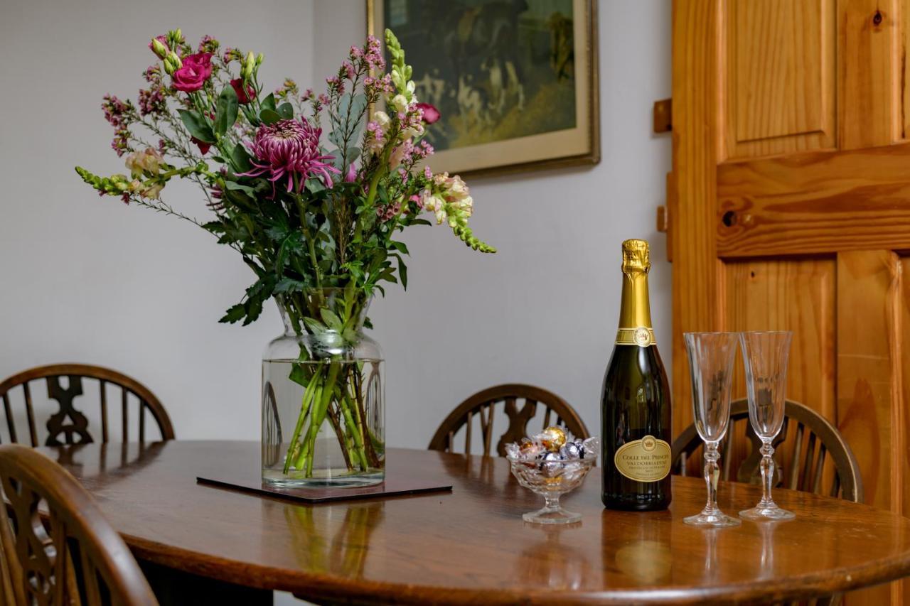 Luccombe Farm Holiday Cottages Milton Abbas Екстер'єр фото